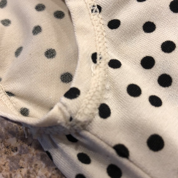 Max Studio Small Stretchy Black and Cream Blouse - Picture 15 of 17